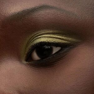 MAC Bizarre Blizzard Bash Jingle Tingle Eyeshadow Shimmer Holiday 2023